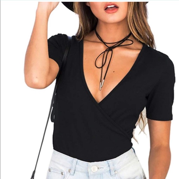 Tops - 🤩 Black V Neck Body suit
